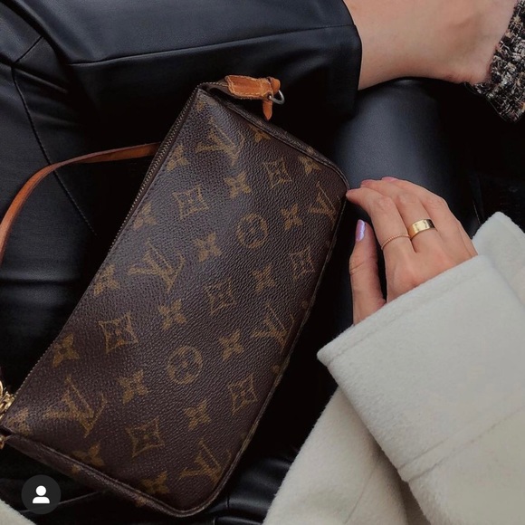 Louis Vuitton Handbags - AUTHENTIC LOUIS VUITTON Pochette Accessoires